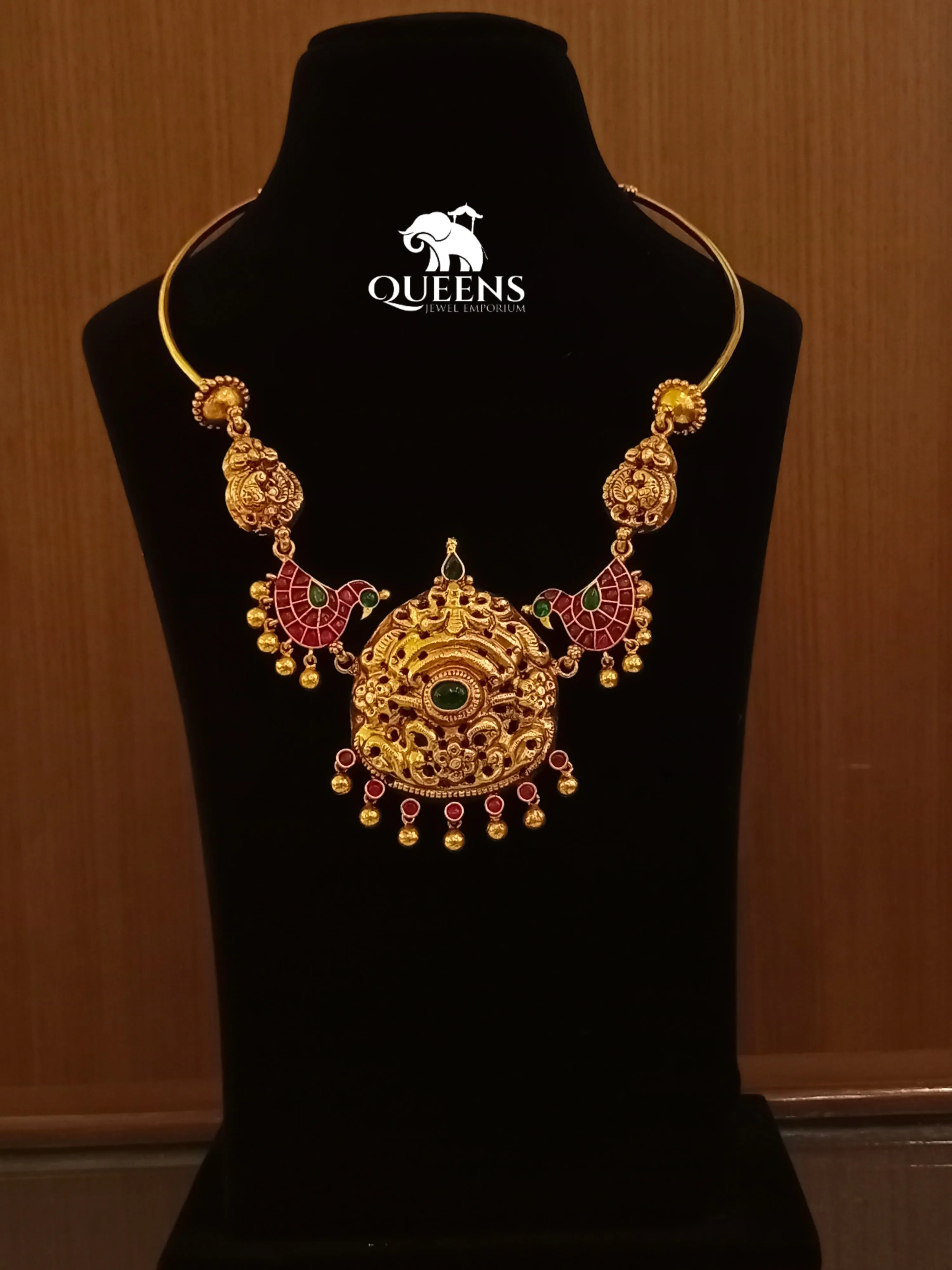 APARNA NAHAS KANTI NECKLACE