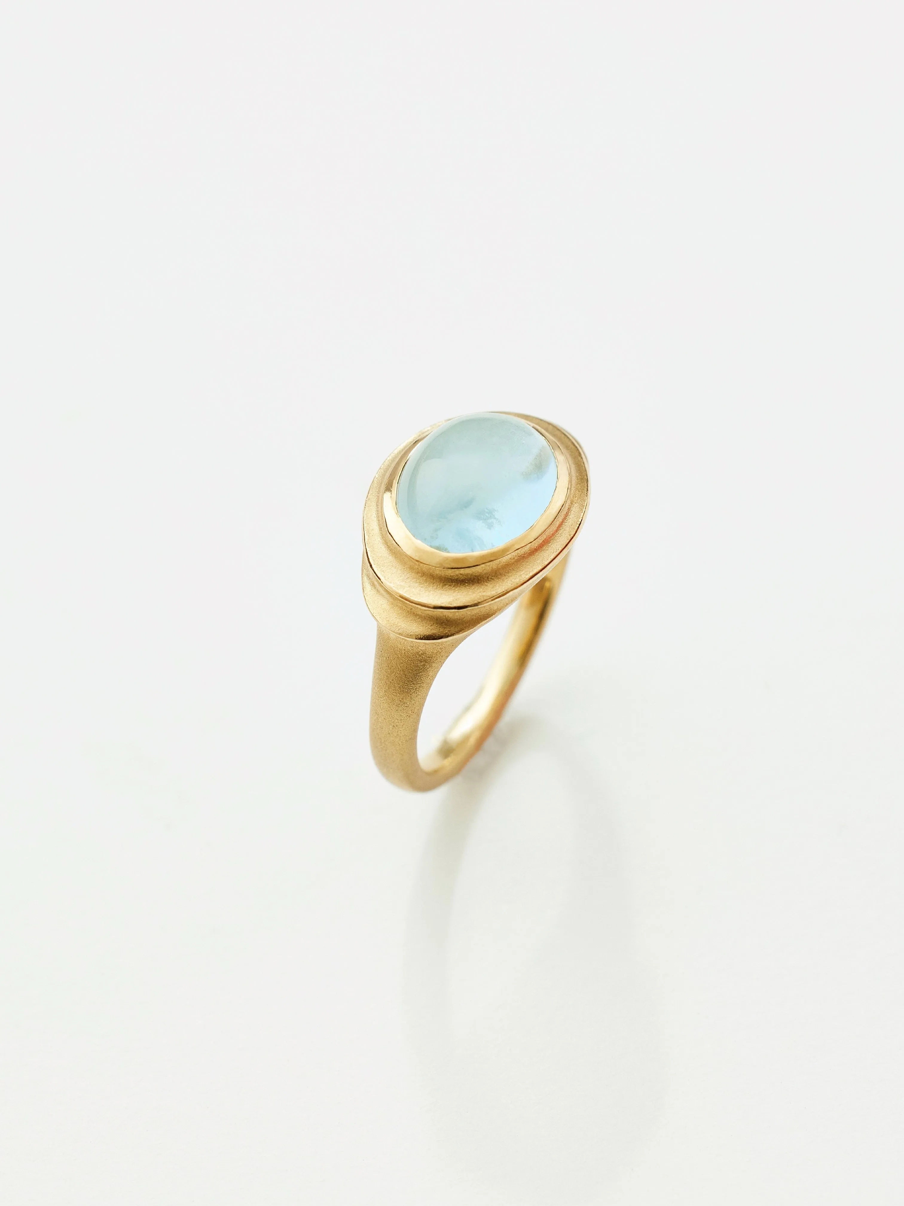 Aquamarine Màre Ring in 18k Royal Gold, Size 7