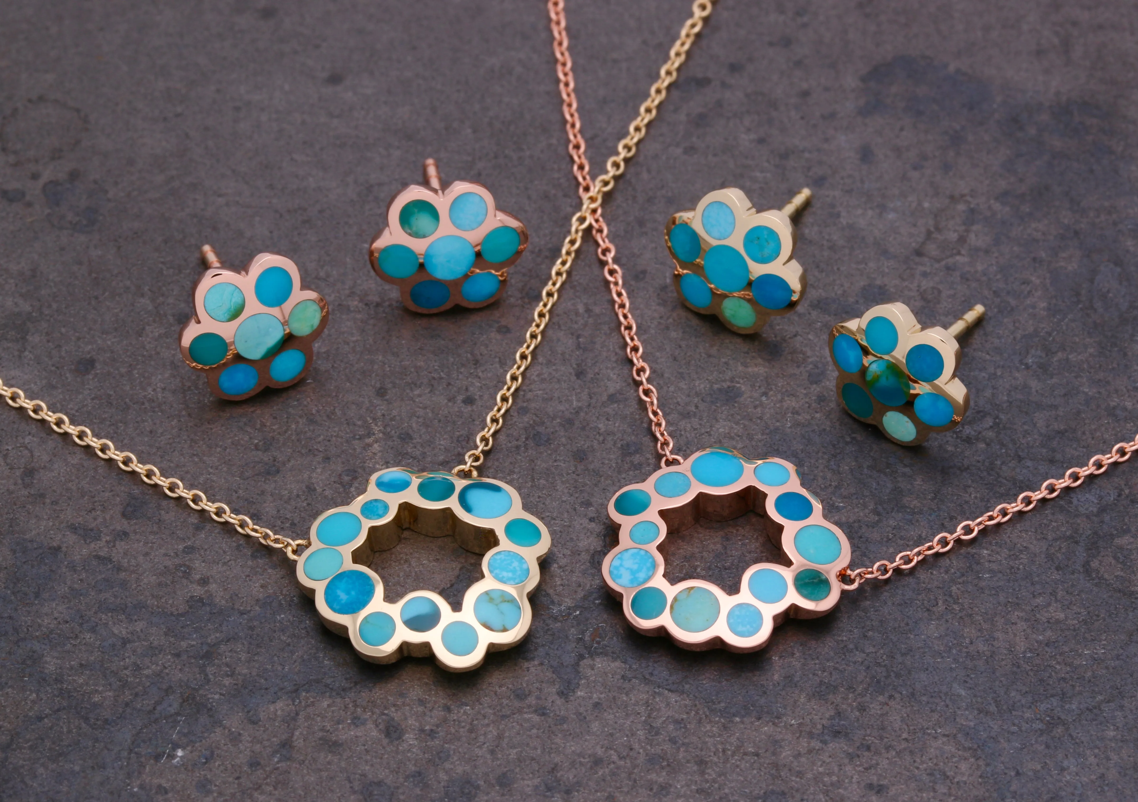 Effervescent Bleu Parti Studs