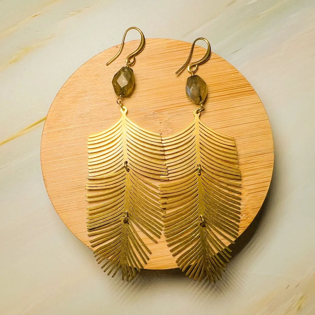 Foresta: Long dancing Feather Earring