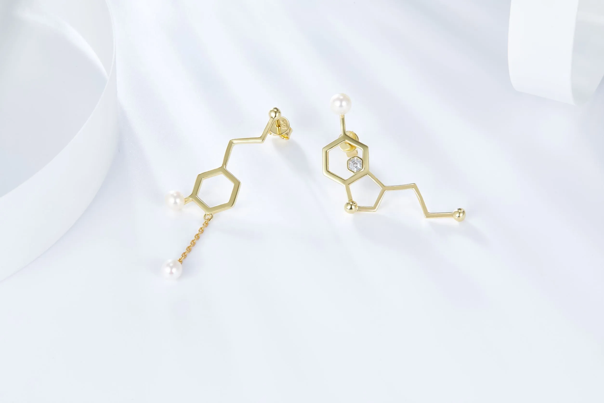 Molecule Structure Pearl Stud Earrings
