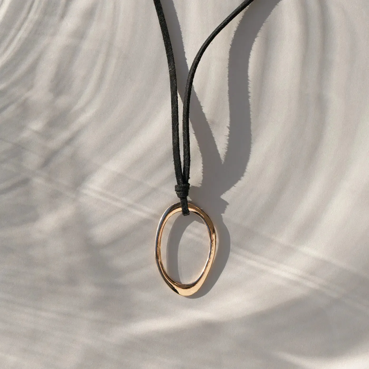 Molly - 90s Adjustable Irregular Circle Necklace