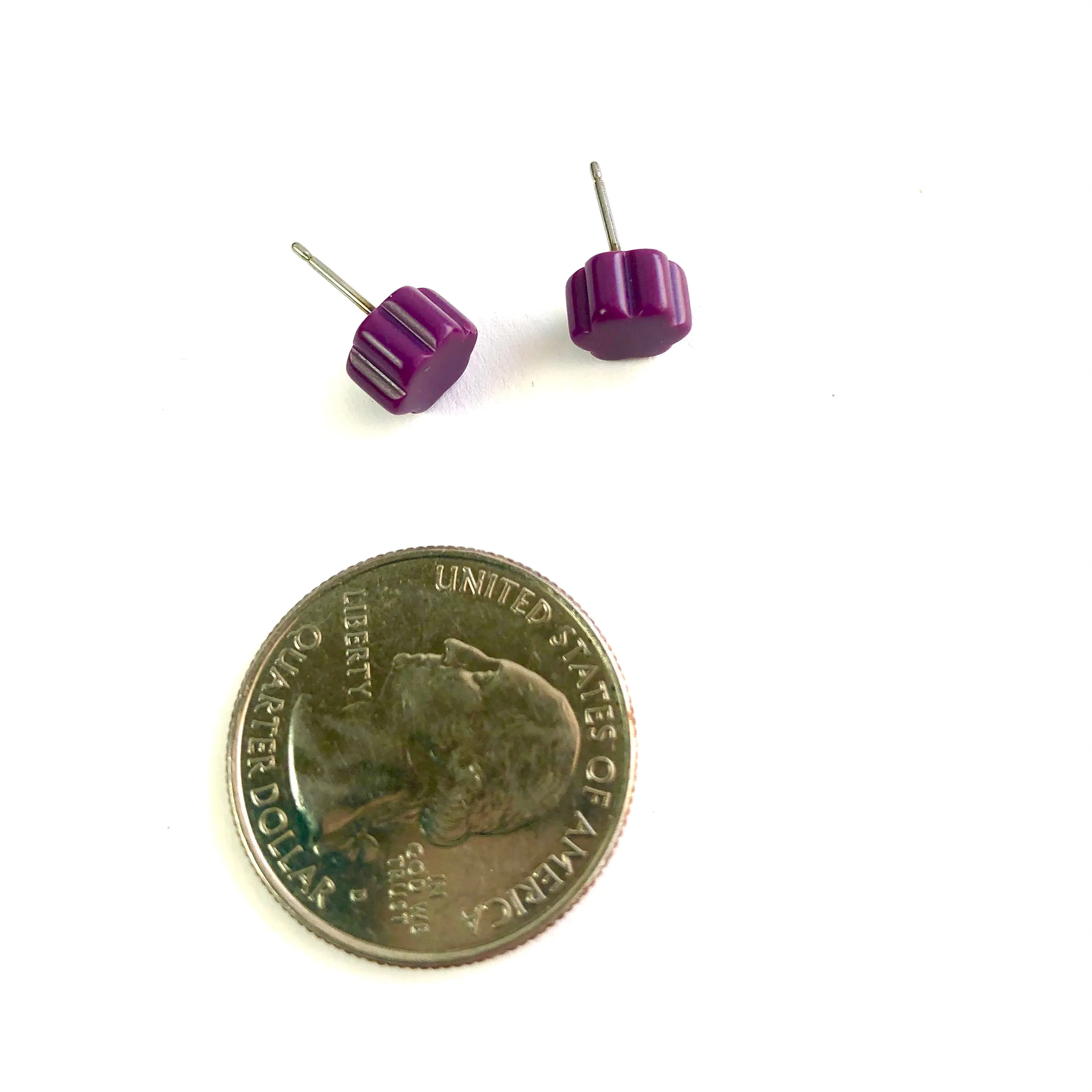 Purple Deco Daisy Stud Earrings