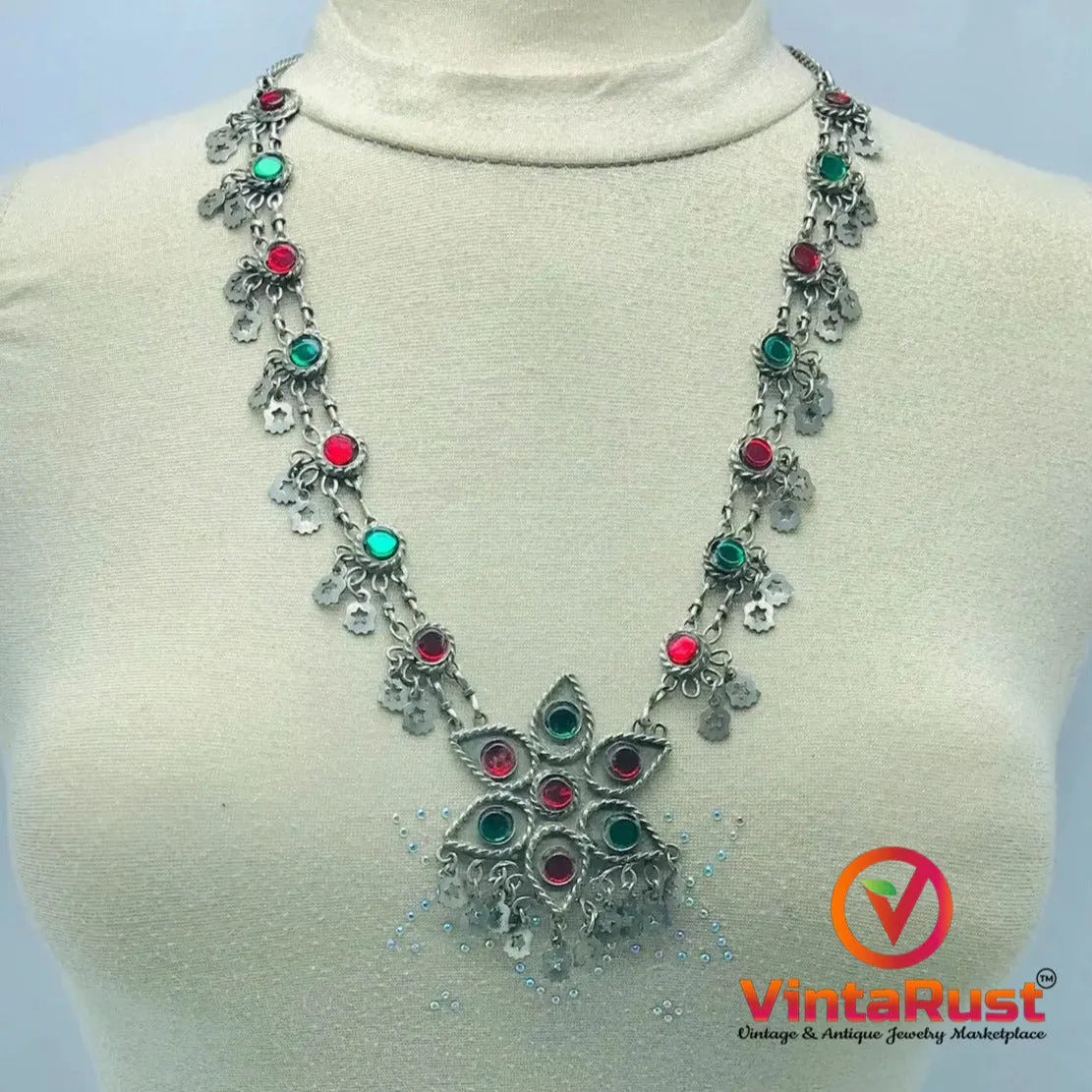 Tribal Pendant Necklace With Red and Green Glass Stone