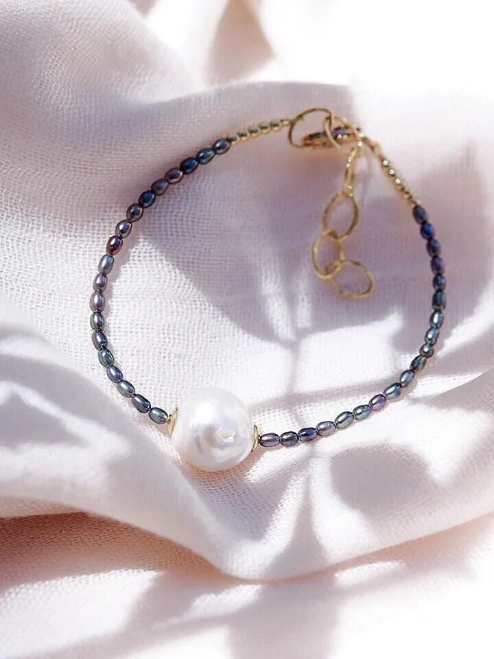 White Baroque Peacock Pearl Bead Bracelet - Kaimalie