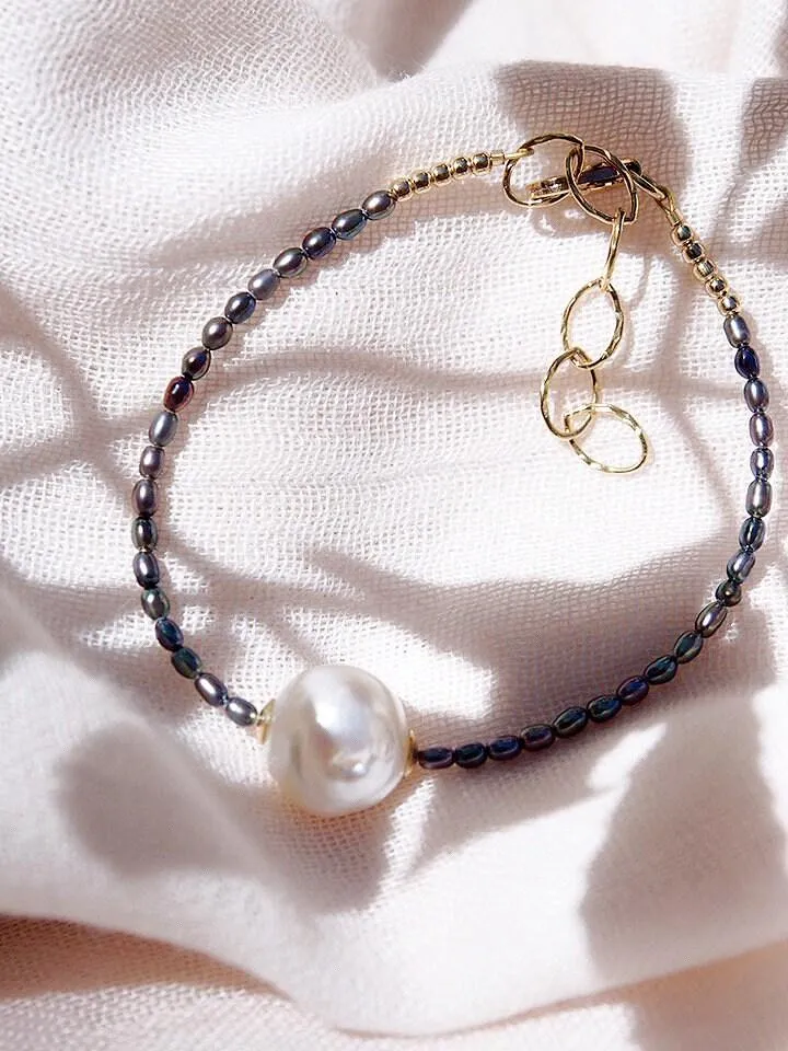 White Baroque Peacock Pearl Bead Bracelet - Kaimalie