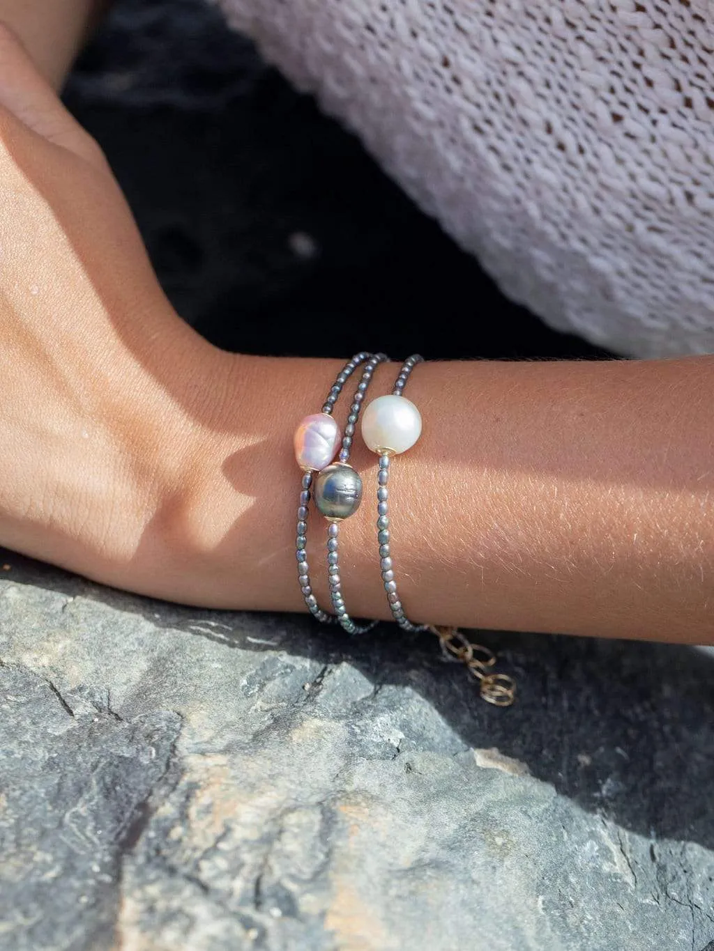 White Baroque Peacock Pearl Bead Bracelet - Kaimalie