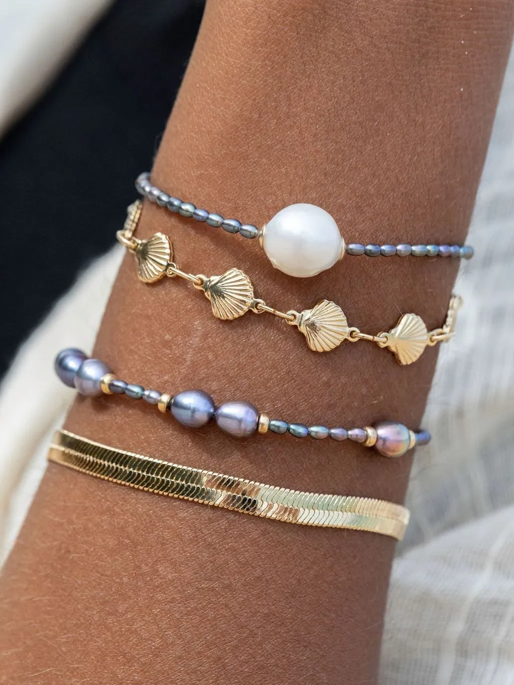 White Baroque Peacock Pearl Bead Bracelet - Kaimalie