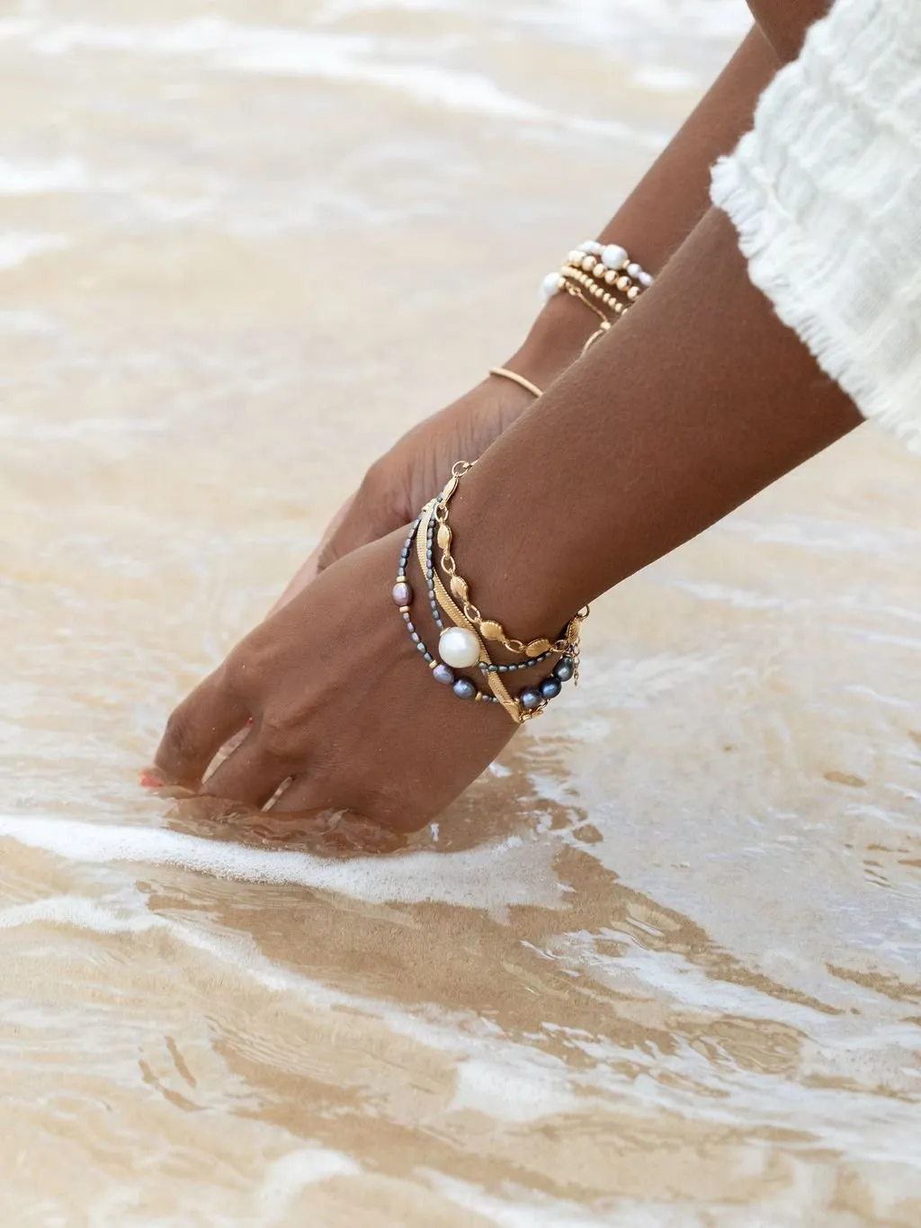 White Baroque Peacock Pearl Bead Bracelet - Kaimalie