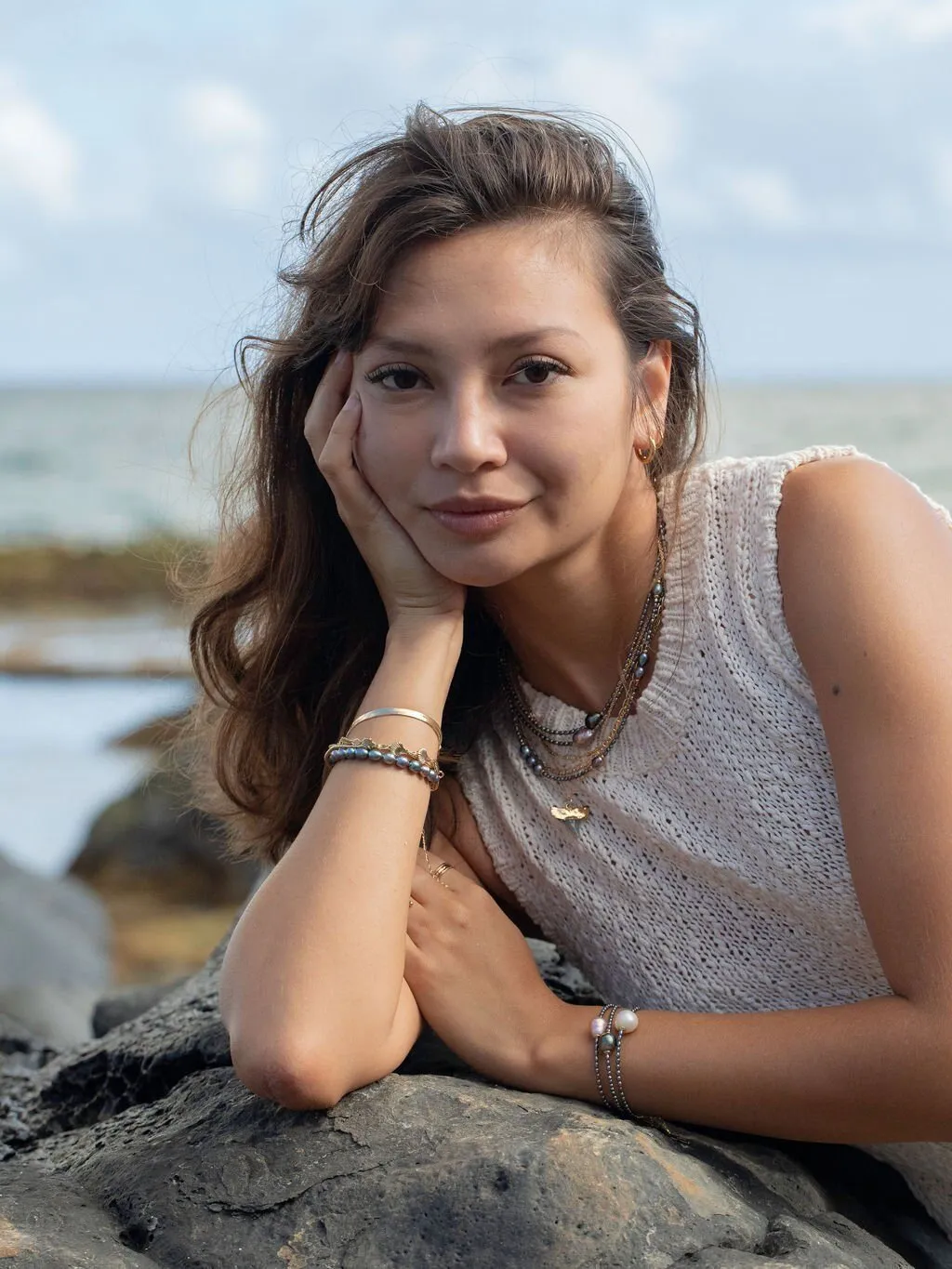White Baroque Peacock Pearl Bead Bracelet - Kaimalie